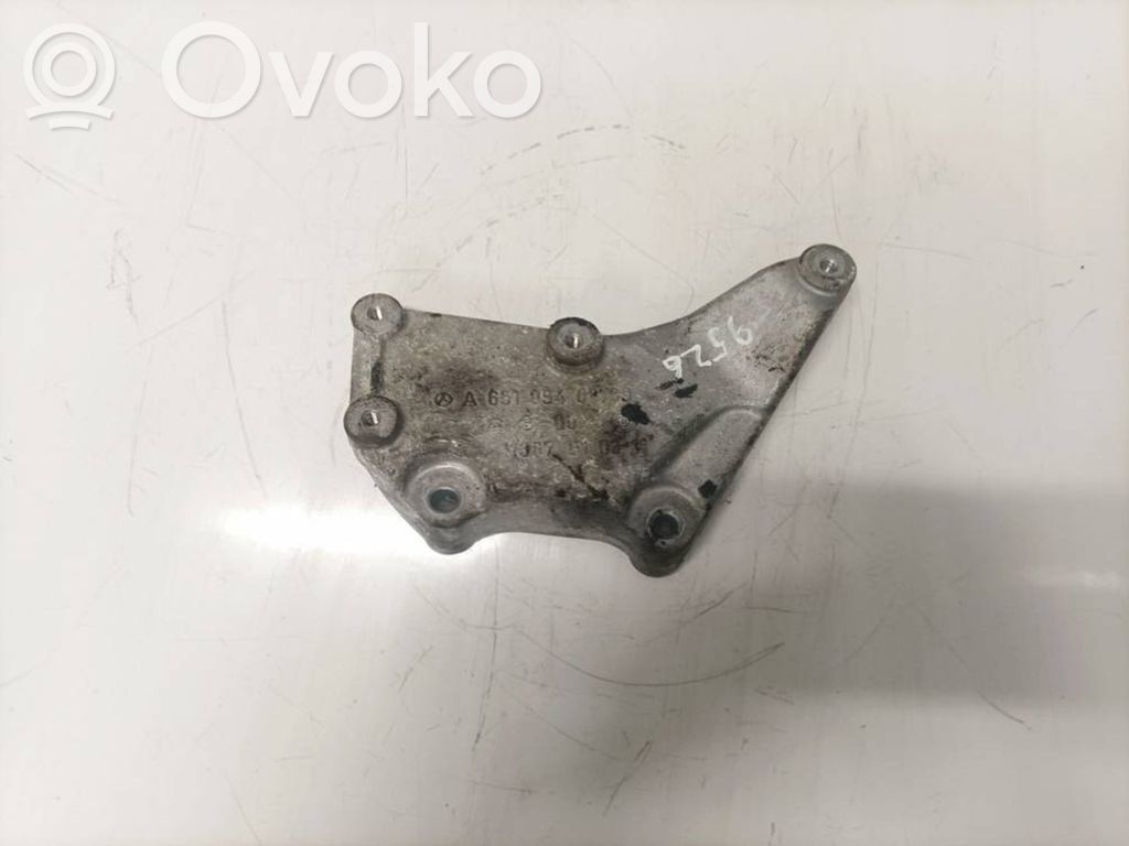 Mercedes-Benz C W204 Supporto di montaggio del motore (usato)