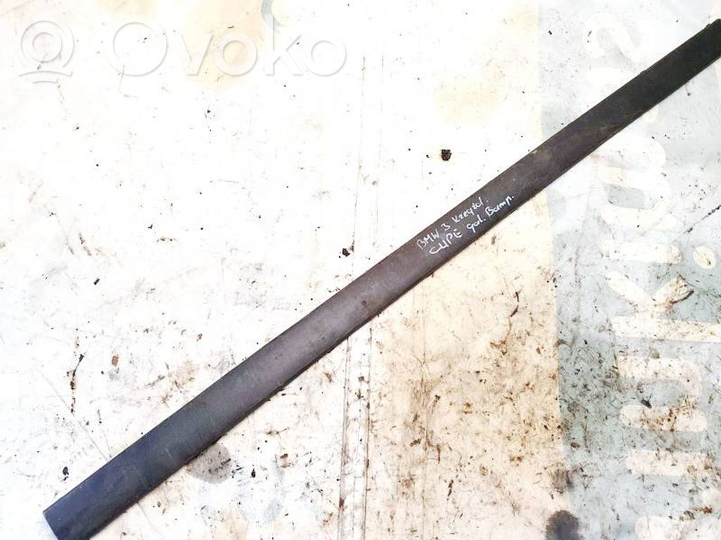 BMW 3 E36 Modanatura della barra di rivestimento del paraurti anteriore 