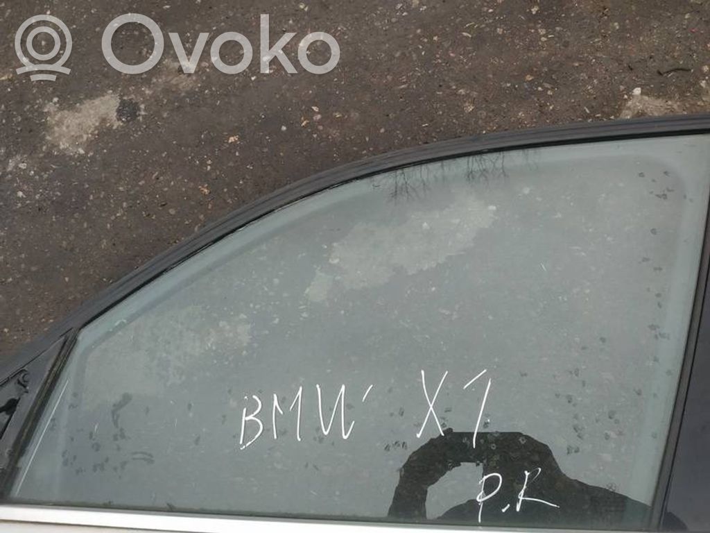 BMW X1 E84 Vetro del finestrino della portiera anteriore - quattro porte