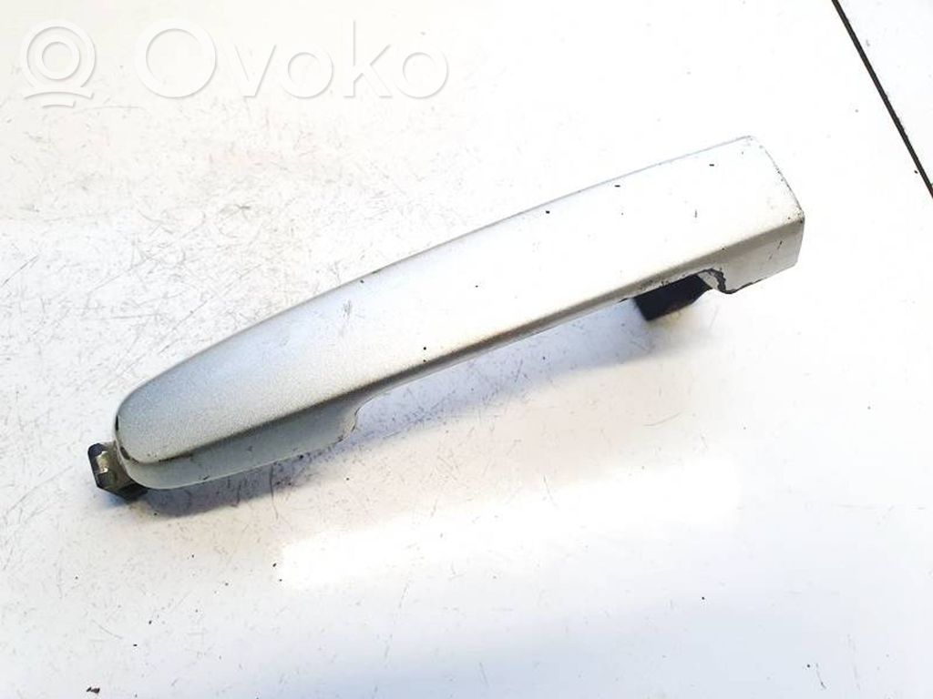 Manecilla externa puerta delantera