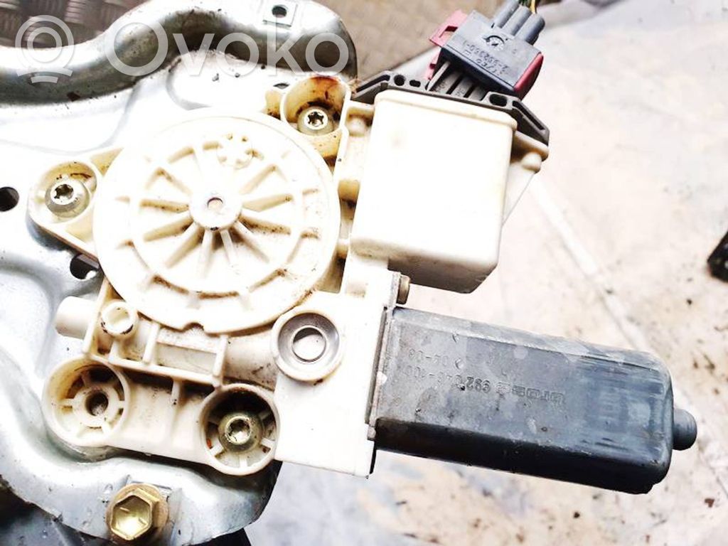 Toyota Corolla Verso AR10 Motorino alzacristalli della portiera posteriore
