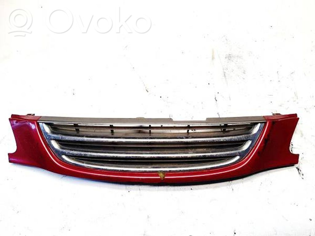 Toyota Avensis T220 Etusäleikkö 