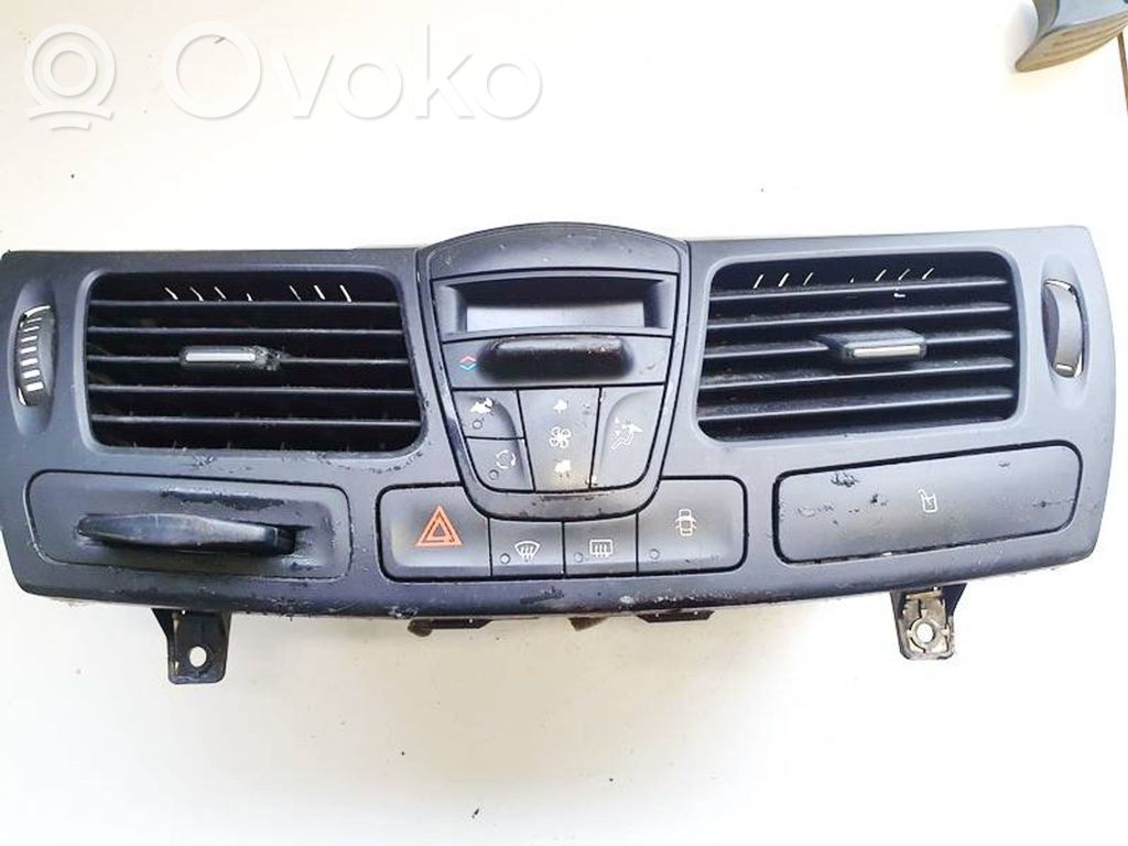 Renault Laguna III Rejilla de ventilación central del panel 