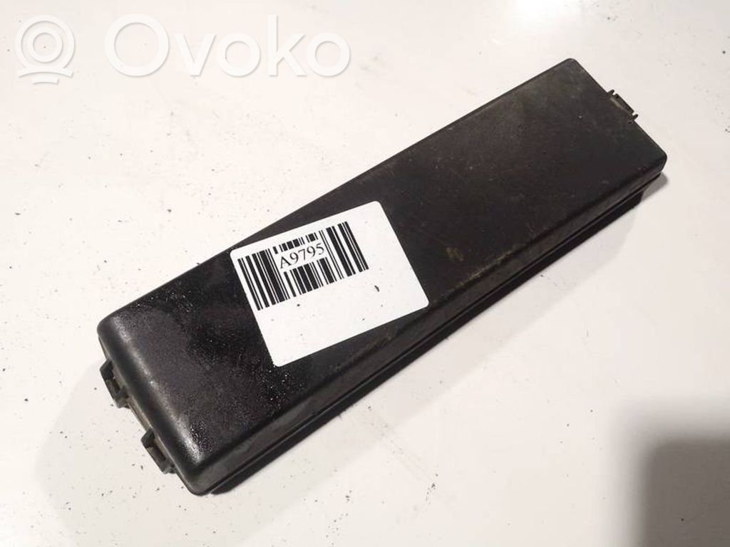 Lexus IS 220D-250-350 Pokrywa skrzynki bezpieczników 