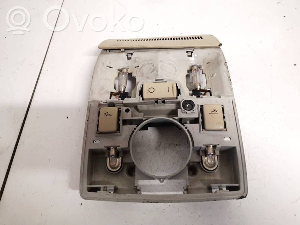 Éclairage lumière plafonnier avant   8E0951177,8E0947135A,8E0947135A,8E0951177