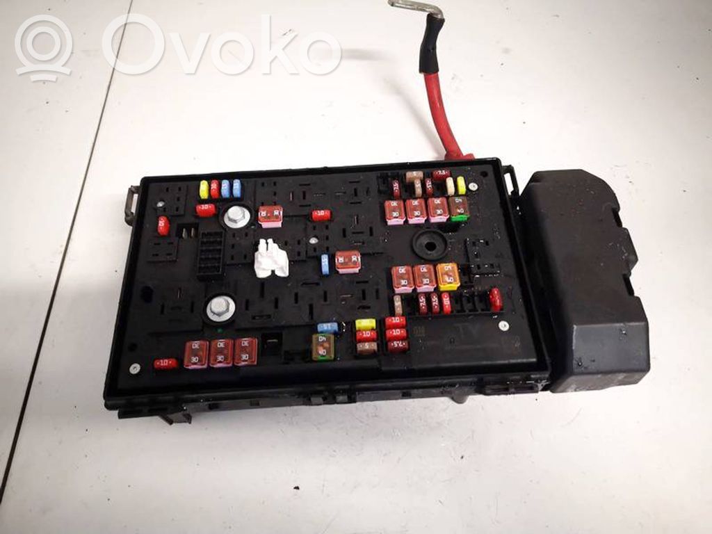 Opel Astra J Set scatola dei fusibili 