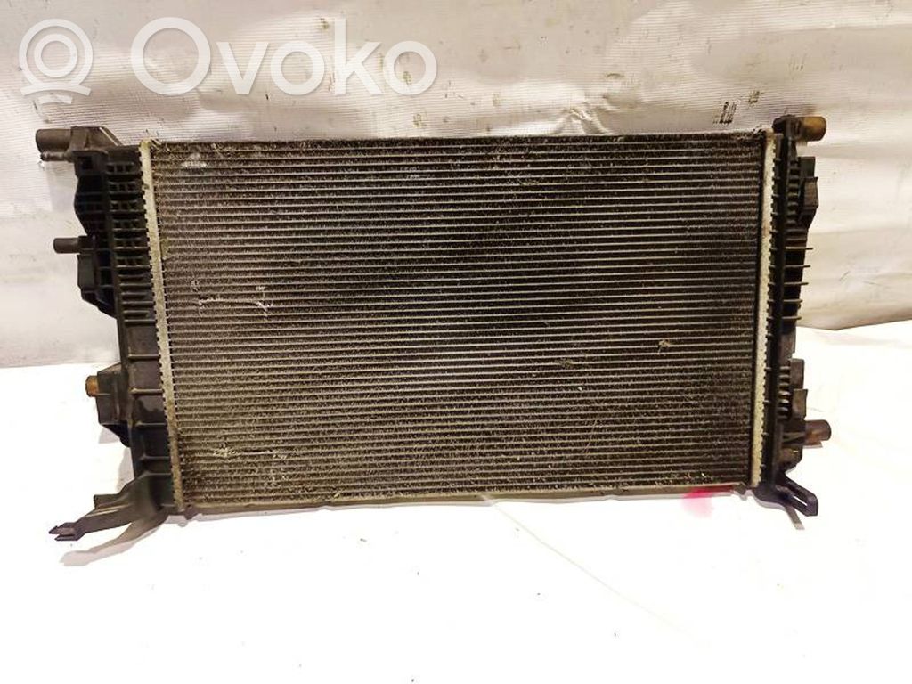 Renault Megane III Radiator lichid răcire 