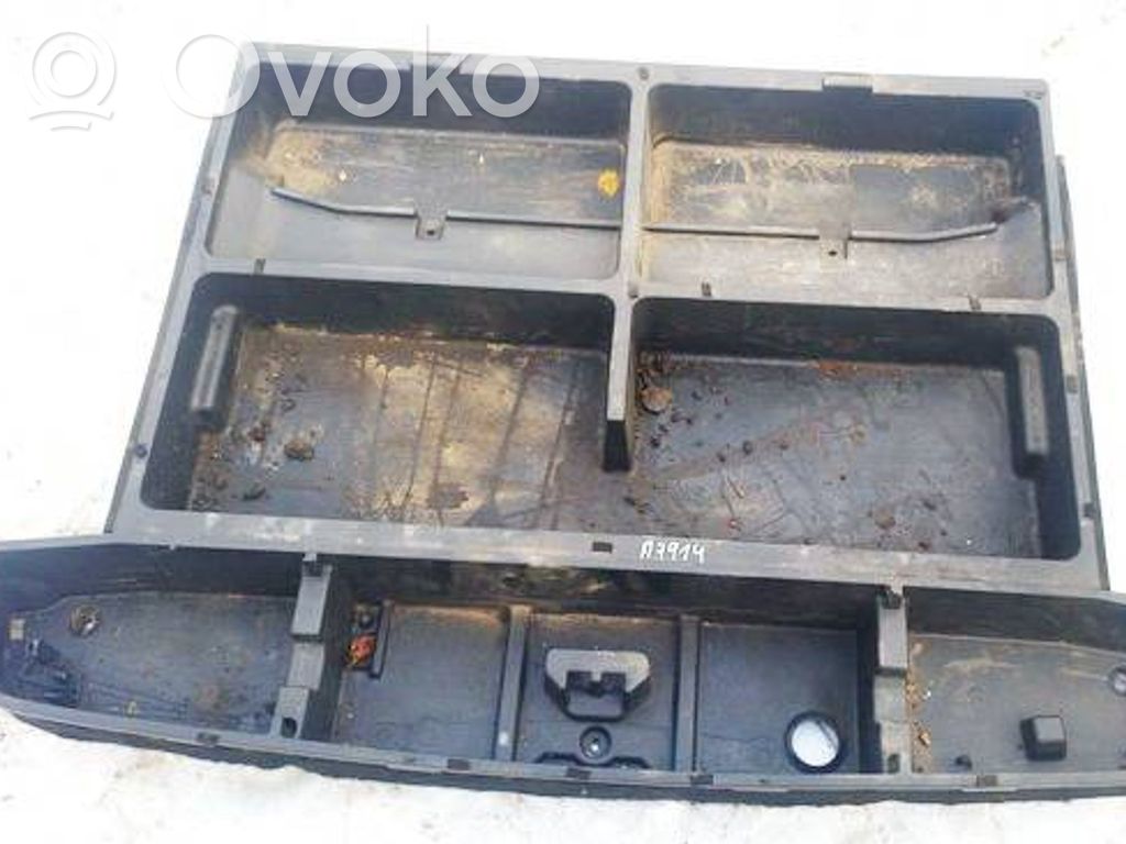 Toyota Corolla Verso AR10 Cutie mănuși 