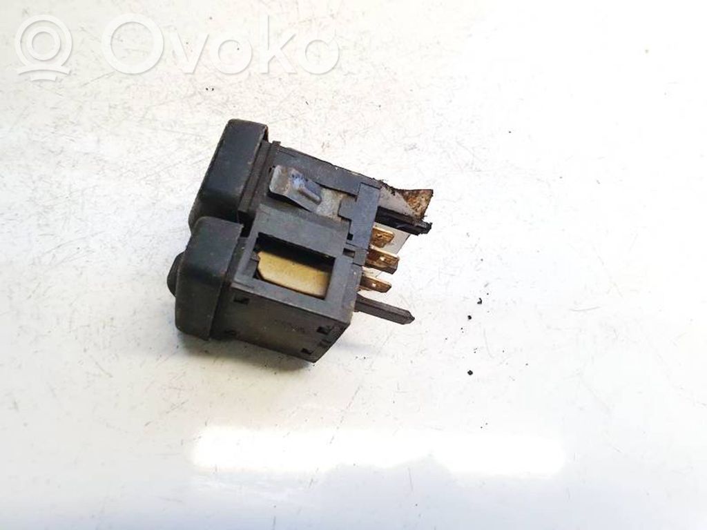 Volkswagen PASSAT B3 Interruttore luci 