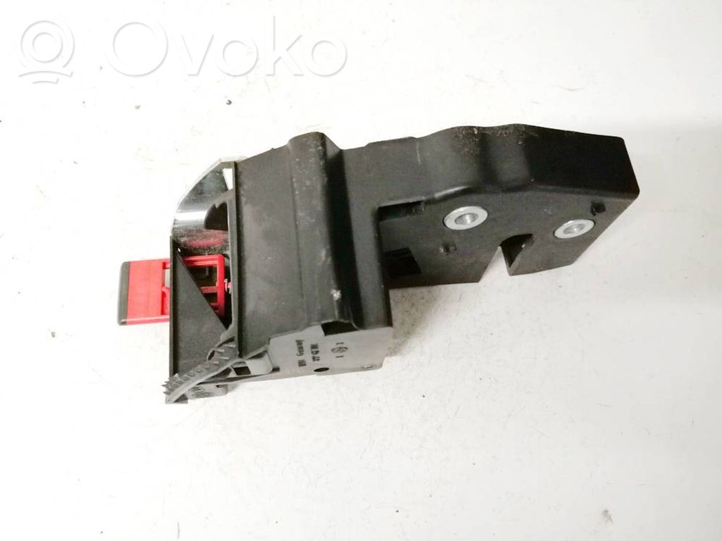 Volkswagen Golf V Zatrzask blokady oparcia fotela 