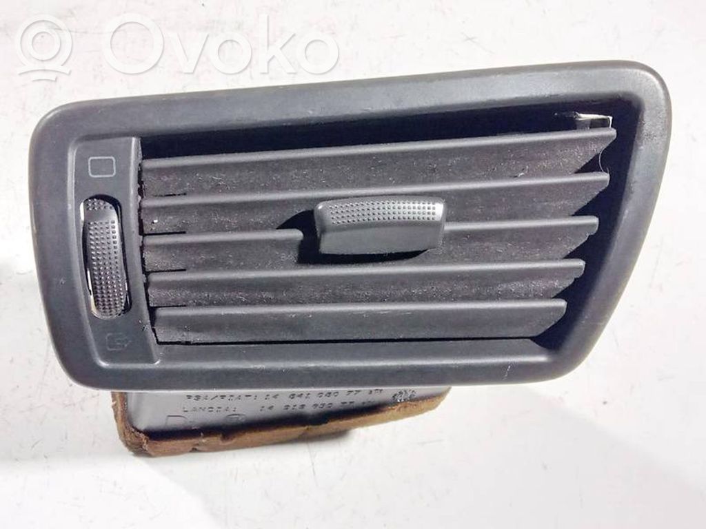 Peugeot 807 Griglia di ventilazione centrale cruscotto