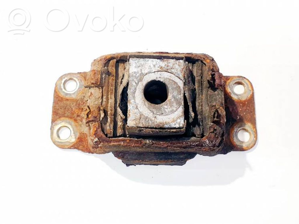 Engine mount bracket
