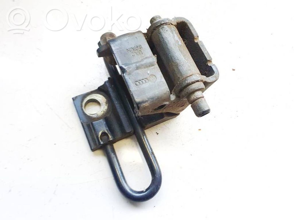 Volkswagen Golf IV Zawias dolny drzwi tylnych