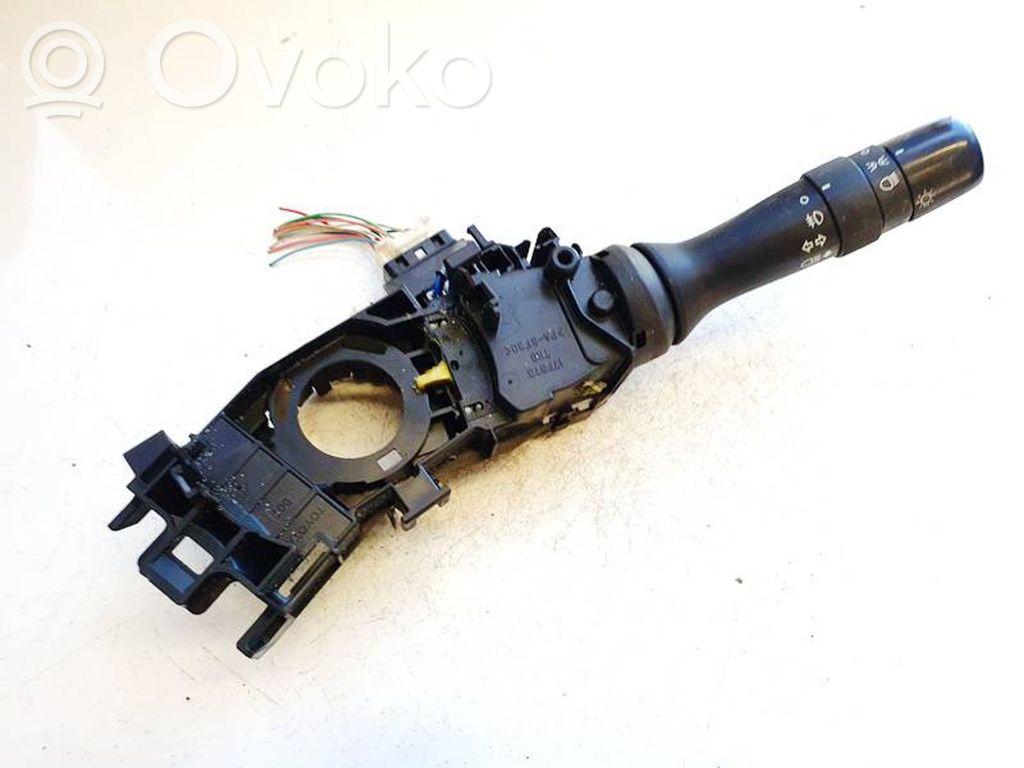 Toyota Avensis T270 Leva indicatori 