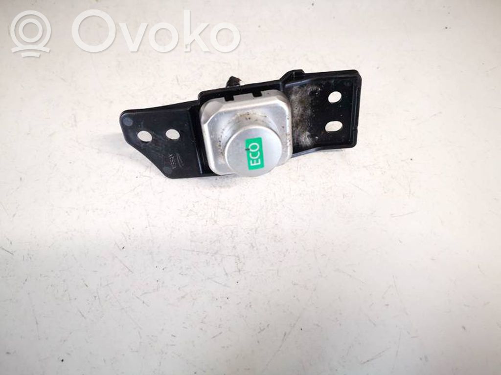 Nissan Note (E12) Autres commutateurs / boutons / leviers