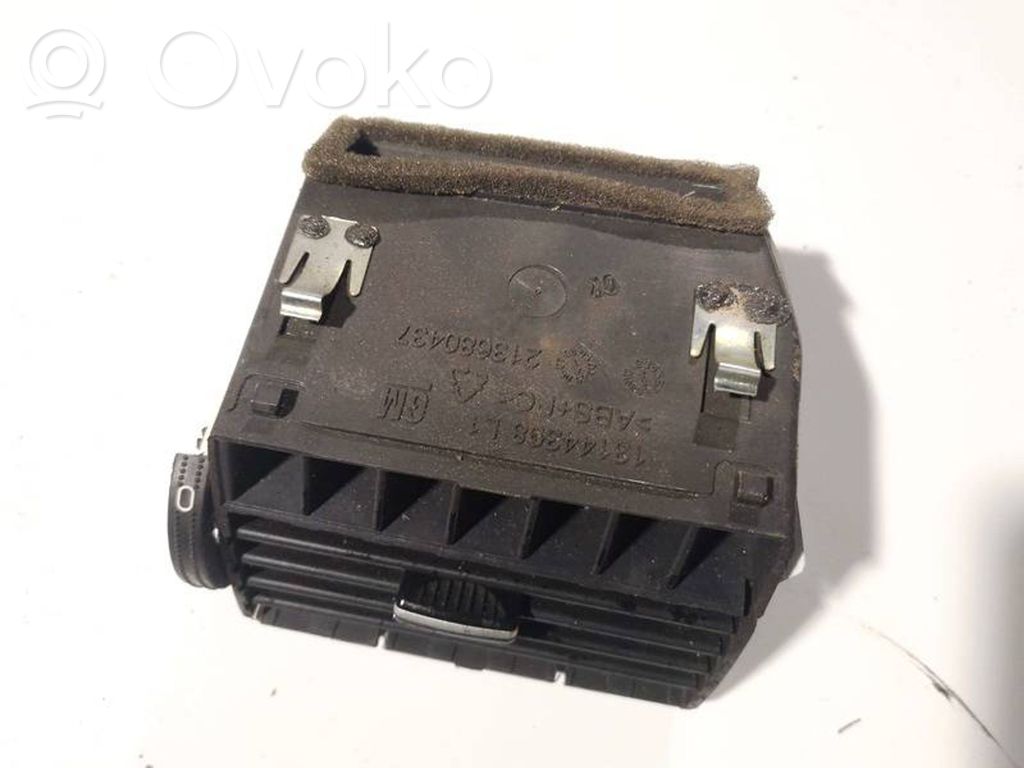 Opel Zafira B Rejilla de ventilación central del panel