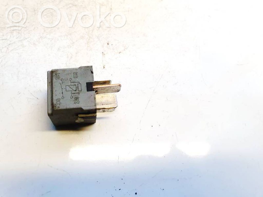 Altri relè   A0025422619,A0025422619