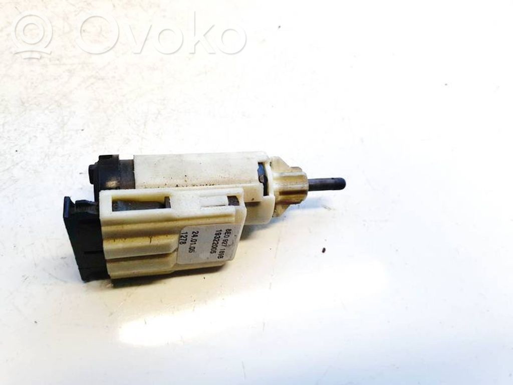 Interruptor sensor del pedal de freno   8E0927189B,19322005,19322005,8E0927189B