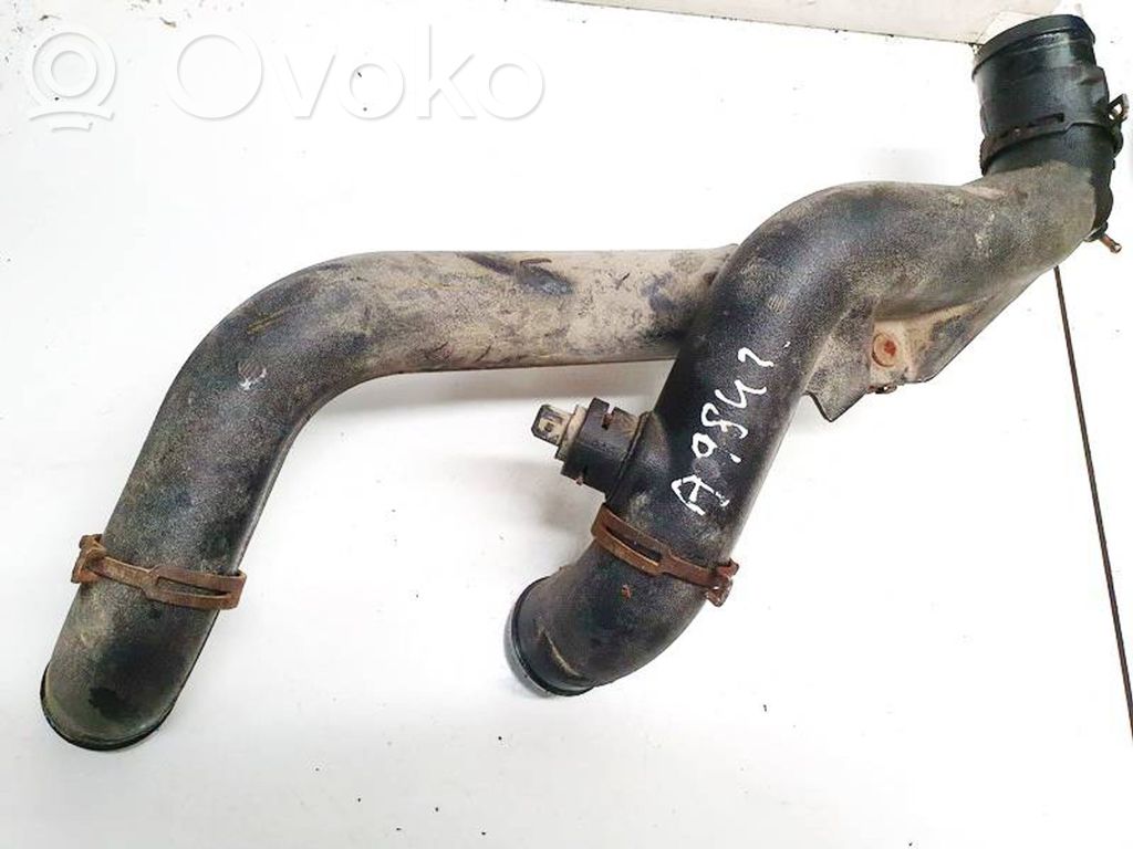 Volkswagen PASSAT B4 Wąż / Rura intercoolera
