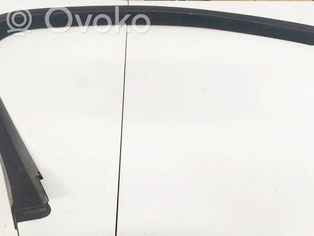 Citroen C5 Moulure de vitre de la porte avant
