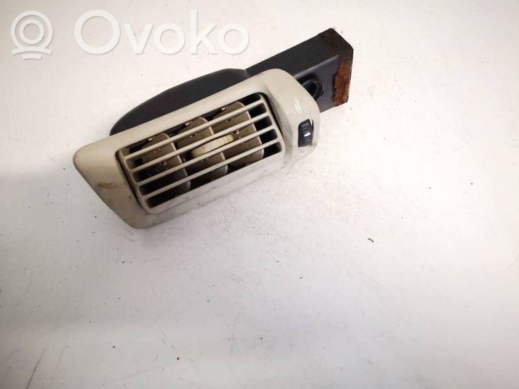 Volvo XC90 Dysze / Kratki środkowego nawiewu deski rozdzielczej 