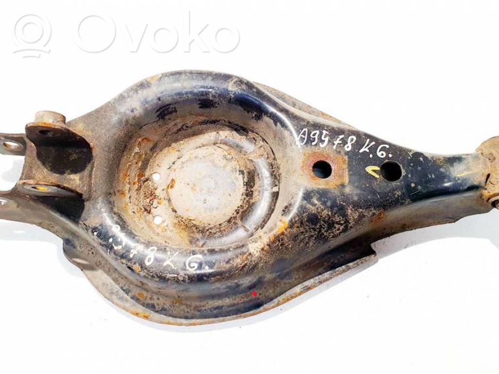 Chevrolet Captiva Basculă superioară spate 