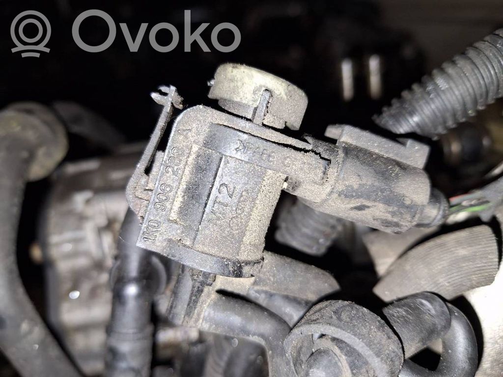 Volkswagen PASSAT B6 Solenoid supapă turbosuflantă 