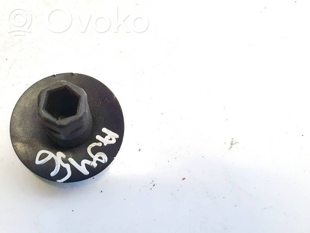 Skoda Octavia Mk1 (1U) Inne części karoserii 