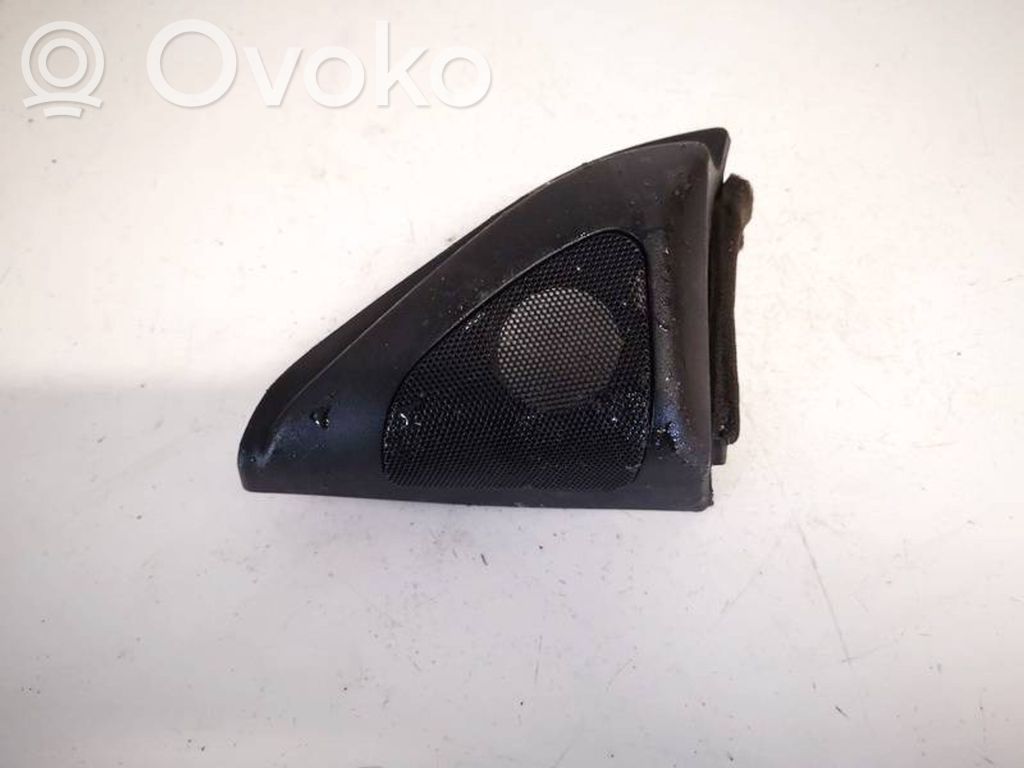 Toyota Corolla E120 E130 Sivukaiuttimen suoja