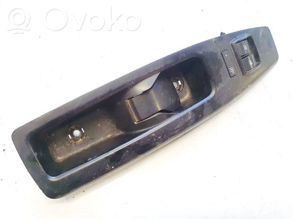 Fiat Doblo Przyciski szyb 