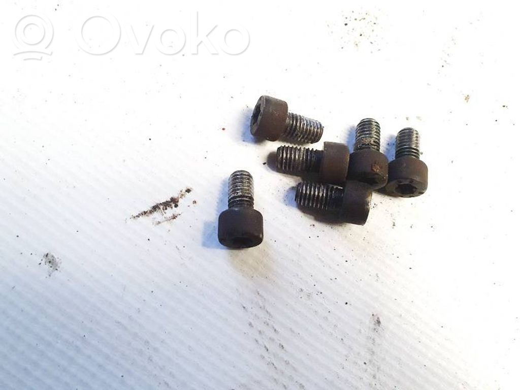 Tuercas/tornillos   L9050,L9050