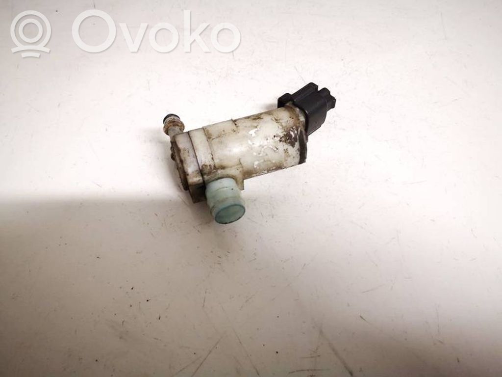 Honda CR-V Windscreen/windshield washer pump 