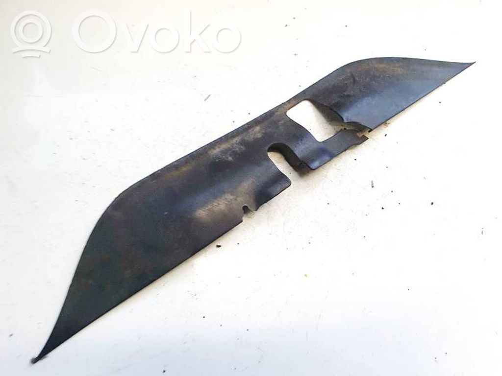 Volkswagen PASSAT B5.5 Plaque avant support serrure de capot