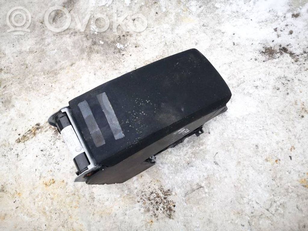 Volkswagen PASSAT B7 Reposabrazos 