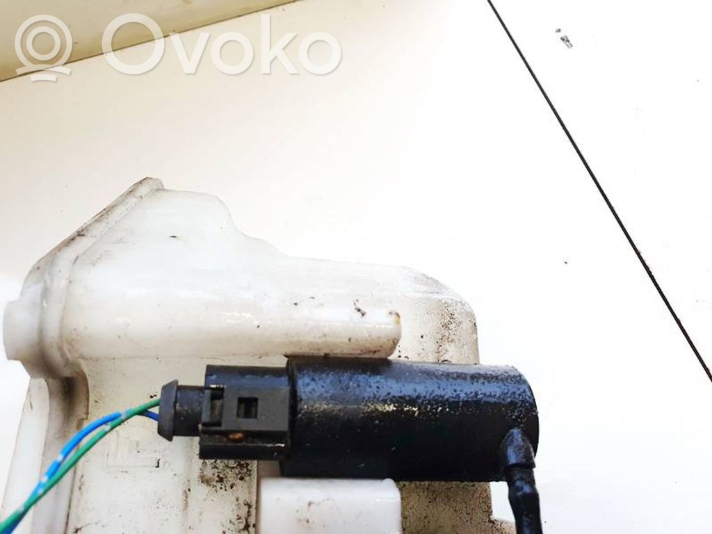 Toyota Yaris Pompa spryskiwacza szyby przedniej / czołowej 
