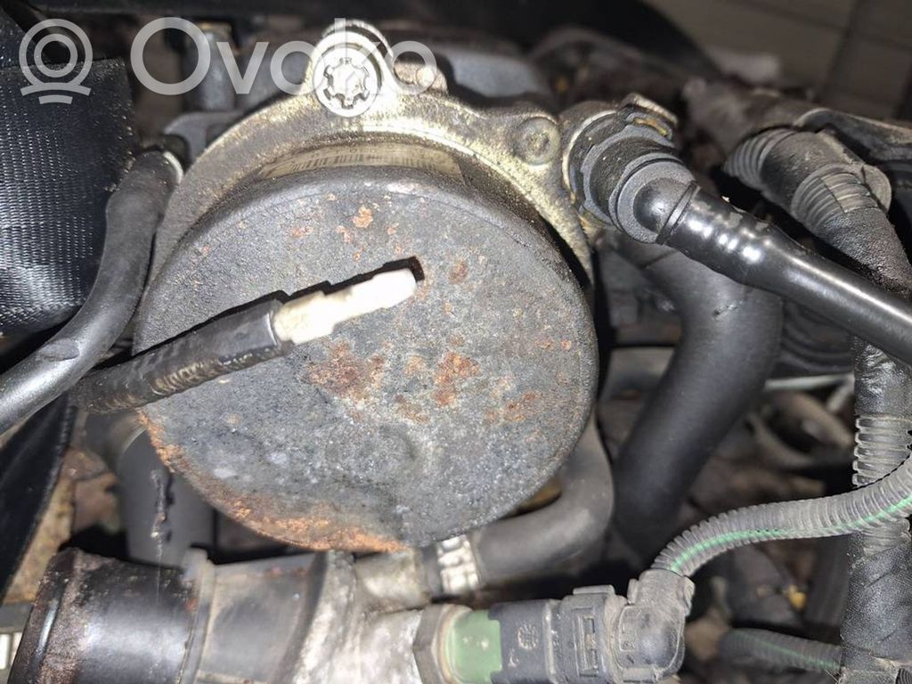 Opel Zafira B Pompa a vuoto 