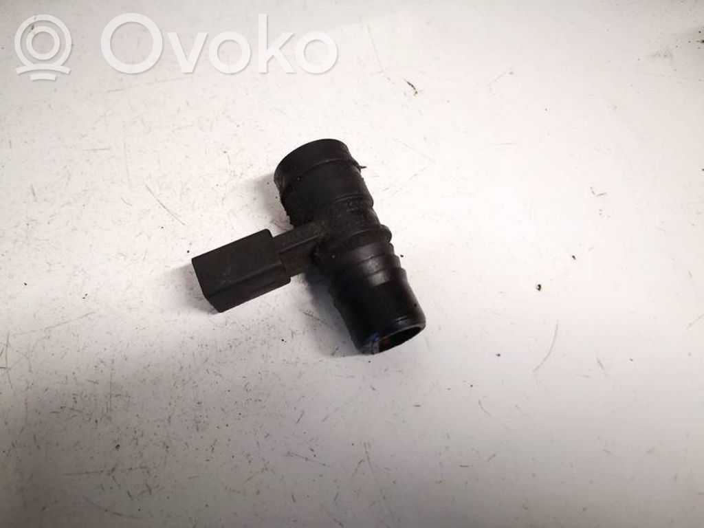 Volkswagen PASSAT B6 Przewód / Wąż chłodnicy
