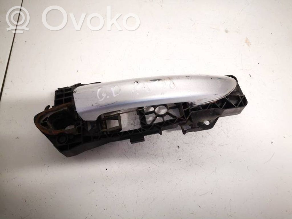 Volkswagen PASSAT B6 Manecilla externa puerta delantera 