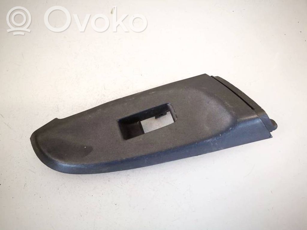 Nissan Almera N16 Priekinių langų jungtuko apdaila