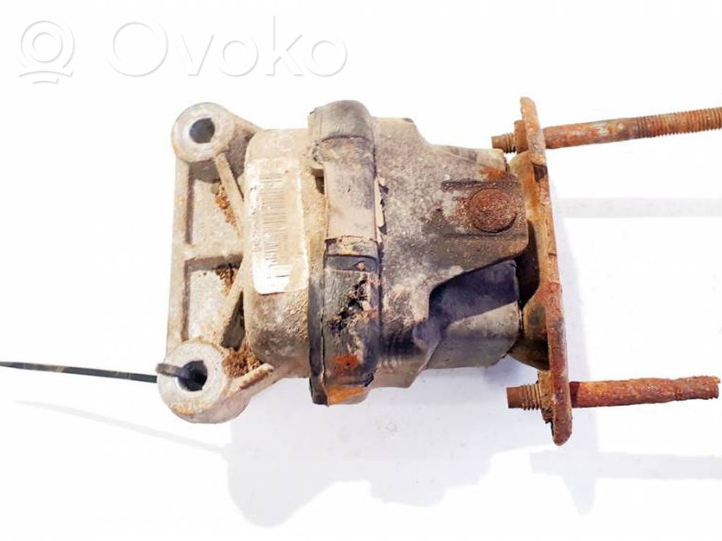 Chrysler 300 - 300C Engine mount bracket 