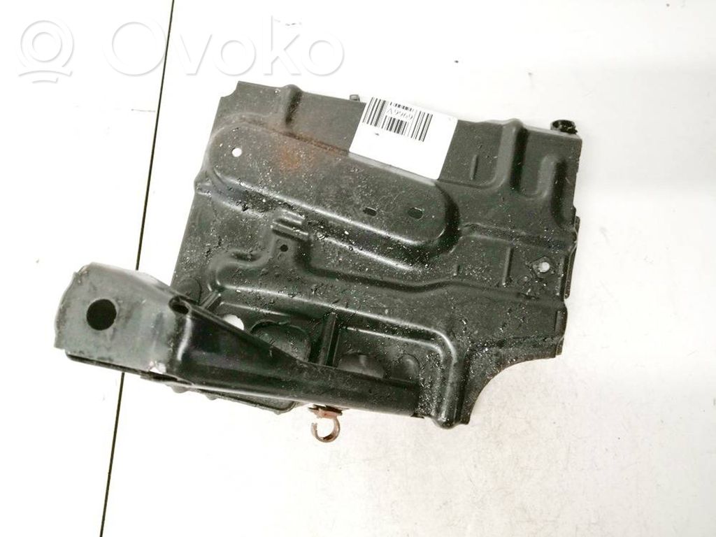 Toyota Aygo AB10 Mocowanie akumulatora