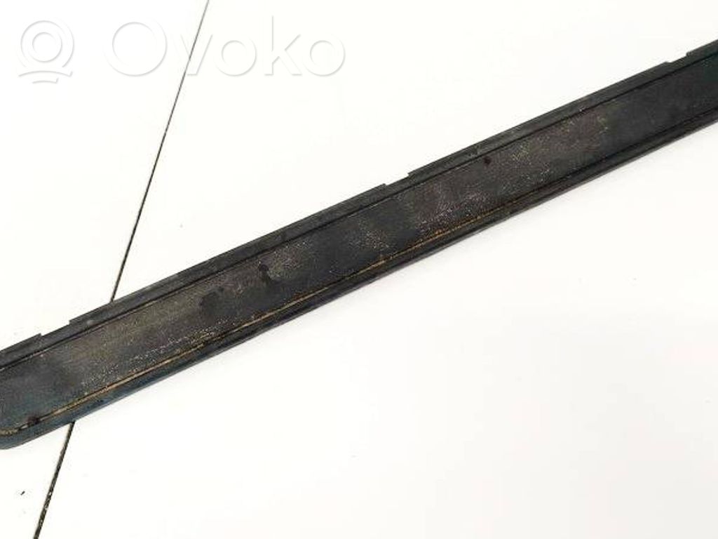 Subaru Impreza III Copertura del rivestimento del sottoporta anteriore