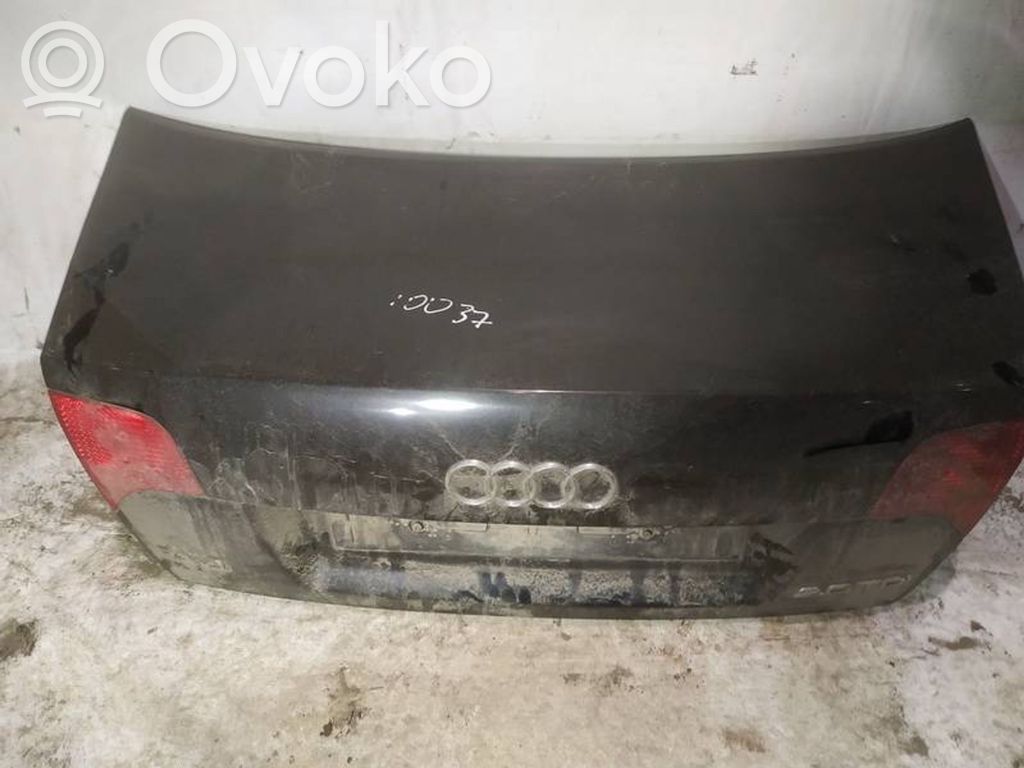 Audi A4 S4 B7 8E 8H Takaluukun/tavaratilan kansi 