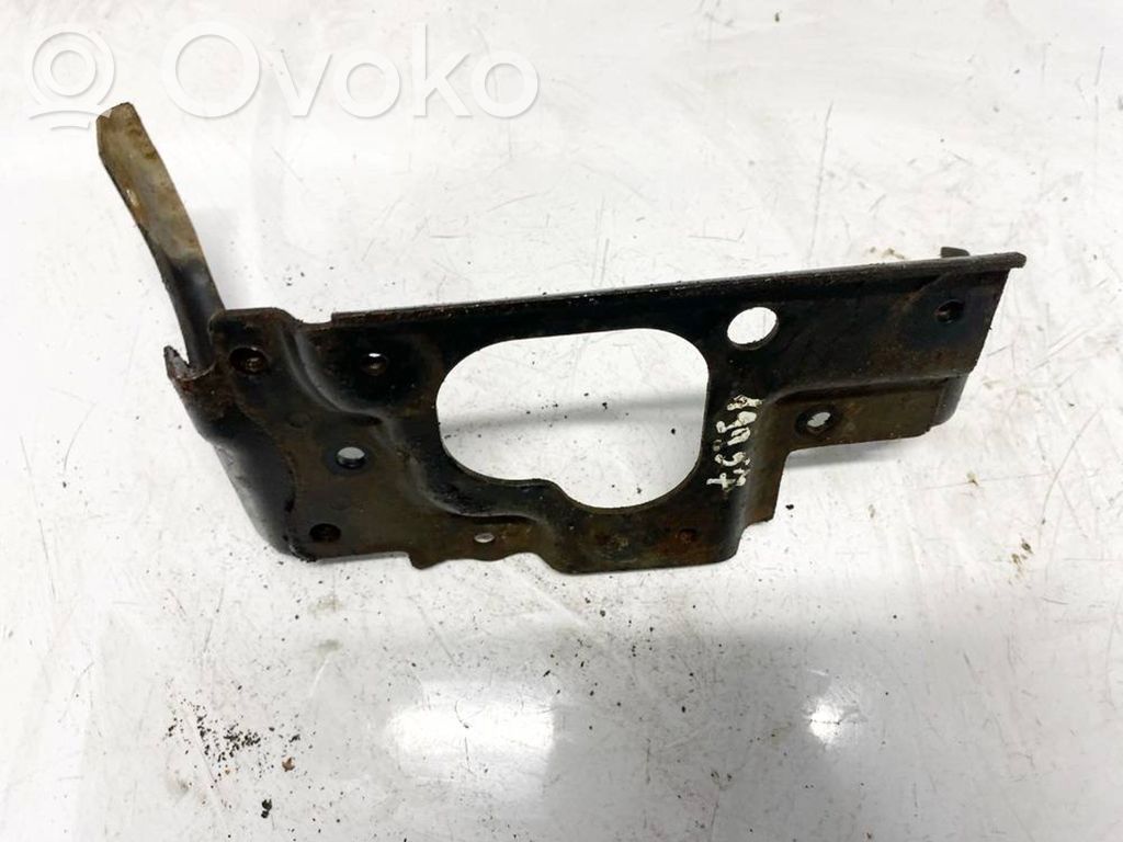 Mazda 2 Engine mounting bracket 