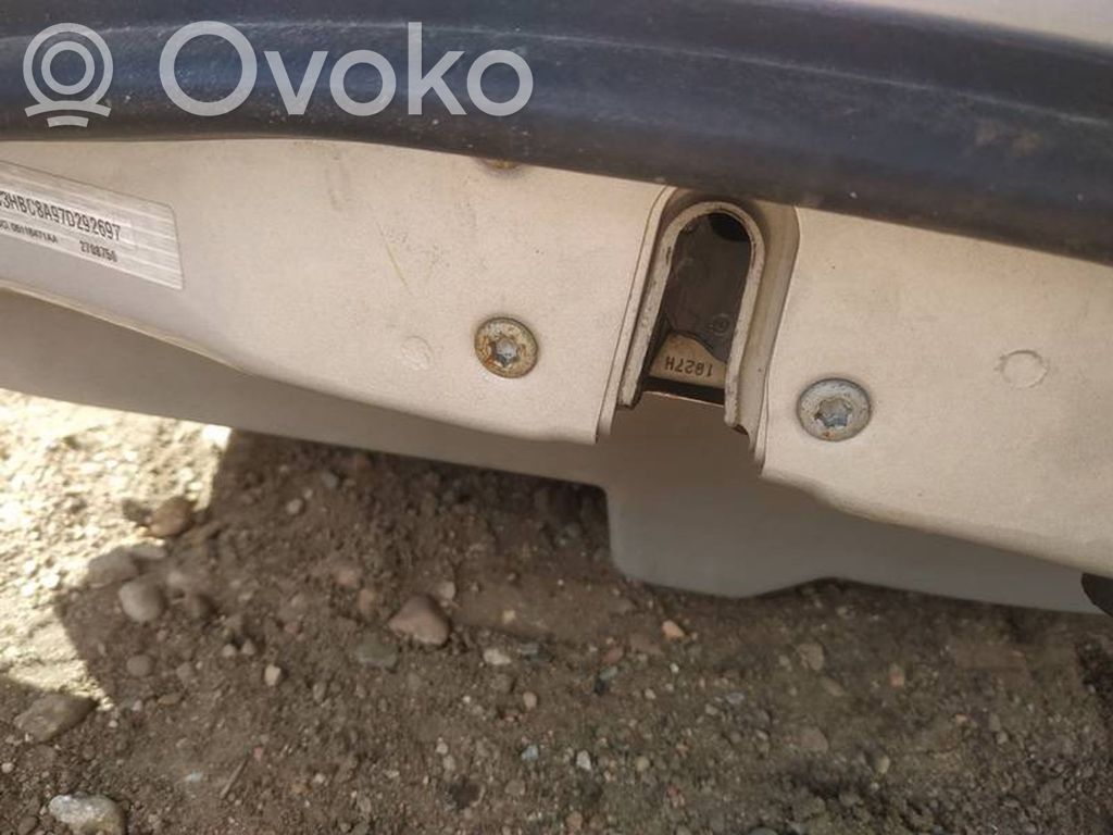 Serrure de porte avant