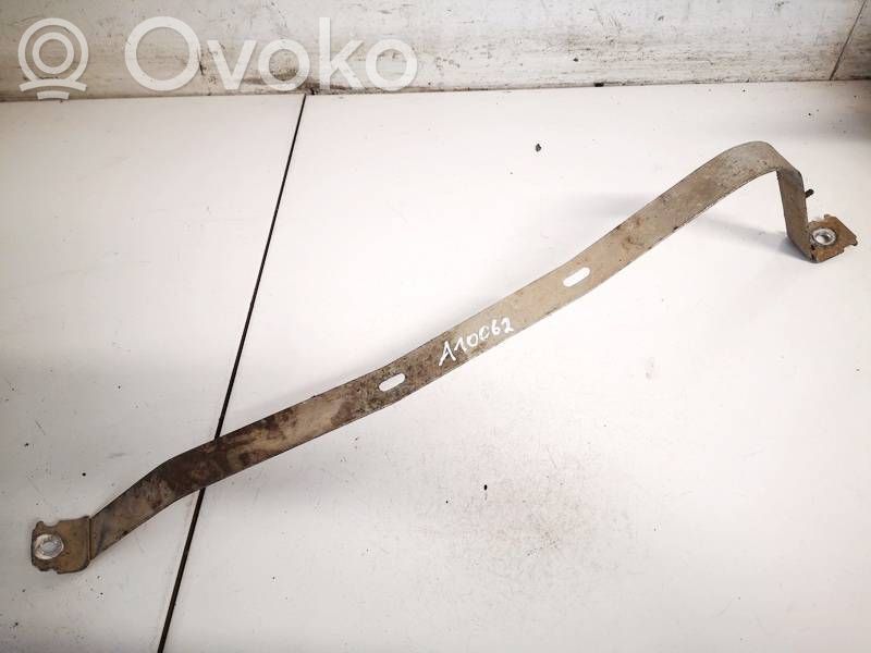 Volkswagen PASSAT B6 Uchwyt / Mocowanie zbiornika paliwa 