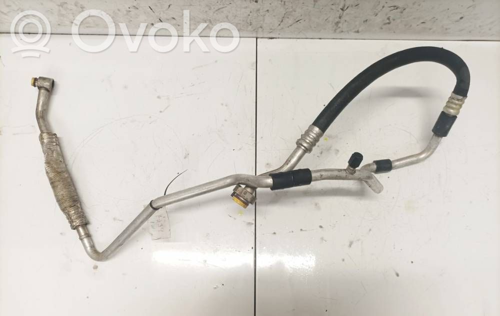 Volkswagen PASSAT B6 Ilmastointilaitteen putki (A/C) 