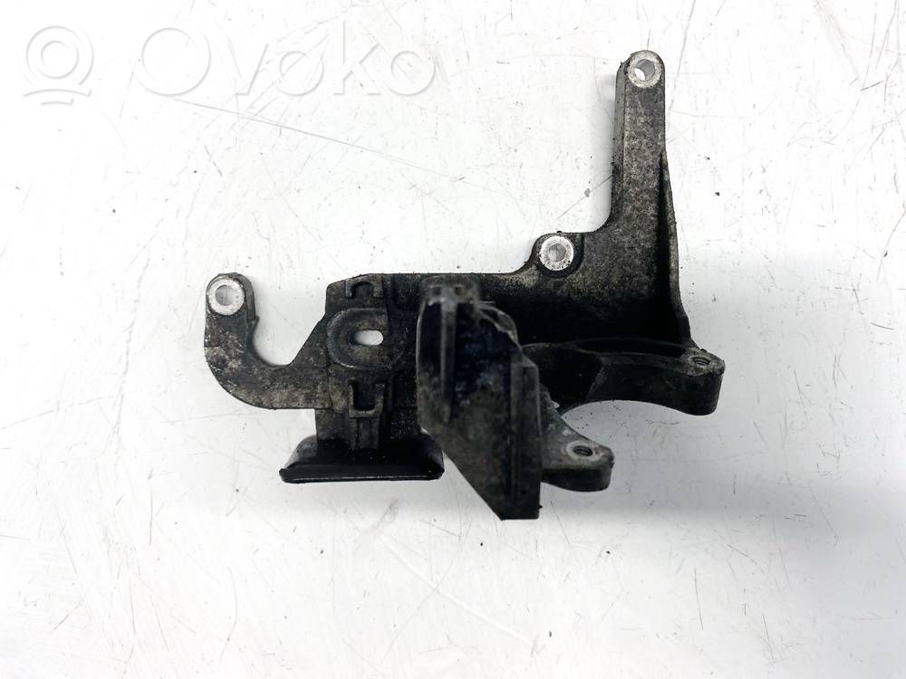 Ford Grand C-MAX Engine mounting bracket 