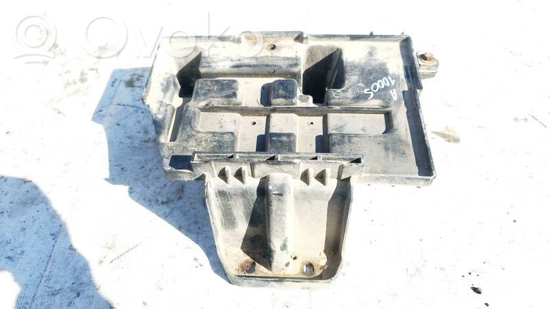 Akkulaatikon alusta   371502S200,371502S200,371502S200,371502S200