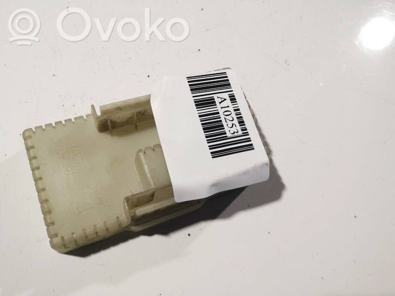 Ford Mondeo MK IV Sulakerasian kansi